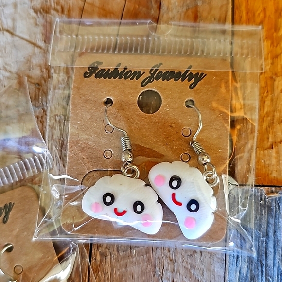 Set of 2 NEW Cute Green FROG & White CLOUD Earrings - Picture 3 of 3